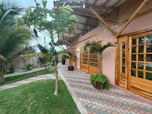 Canoa Complejo | Sirena's Beach & Surf Club