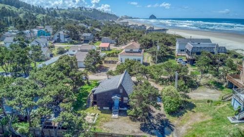 Tierra Del Mar Casa | Sisters Beach Retreat - Meredith Lodging
