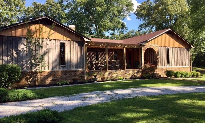 Russellville Cama Y Desayuno | Sisters on Sycamore Bed & Breakfast