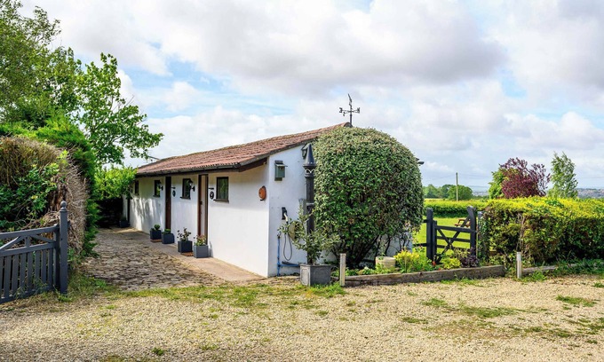 Staple Hill Apartamento | Siston Stables by StayStaycations