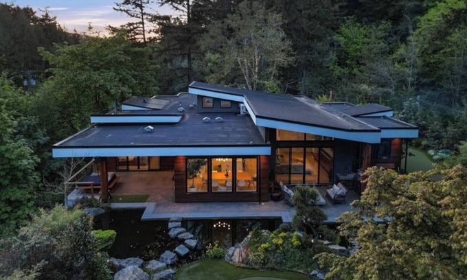 Victoria Casa | Sit back and relax nestled in nature