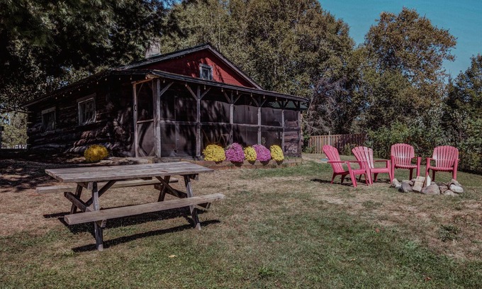 Whitestone Cabina | Site #60 | Log Cabin