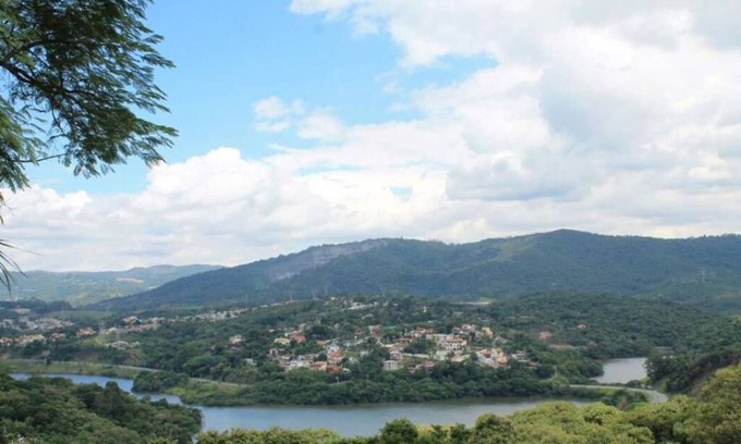 Mairipora Casa | SITIO EN MAIRIPORÁ CERCA DEL CENTRO CON GRAN SALÓN DE FIESTAS, CAMPO DE FÚTBOL