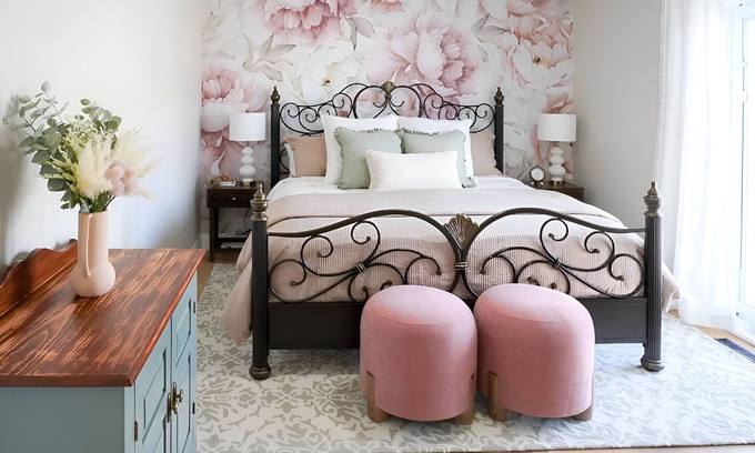 Colchester Casa | Situated Between 2 Wineries In The Heart of Wine Country. Minutes From The Beach
