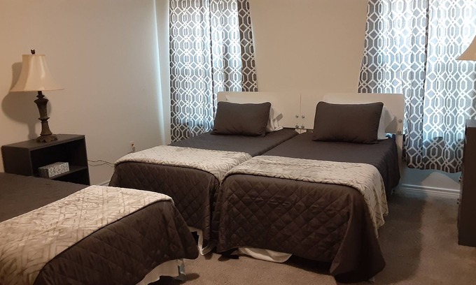 Universal City Casa | Six bedrooms, 3 baths, 2 TVs. Near Lackland, Randolph, and downtown San Antonio!