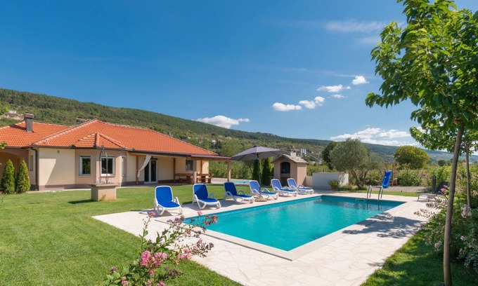 Knezovici Casa | Six Brothers by Interhome