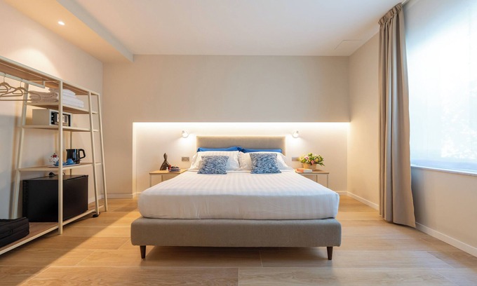 Pozzuoli Cama Y Desayuno | Six Luxury Room
