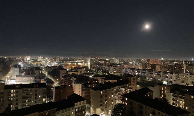 Bicocca Apartamento | Sixteenth floor apartment, panoramic view, Bicocca area
