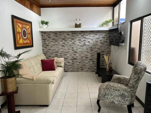 Alajuela Apartamento | SJO airport 4 min free parking