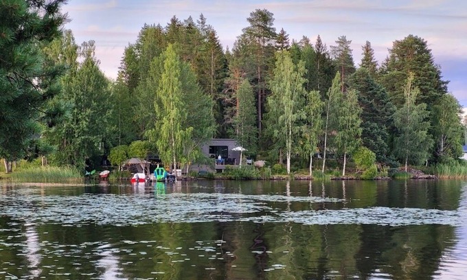 Sandviken Cabaña | Sjöhuset - boats, beach, sauna, jetty and barbecue!