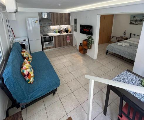 Thessaloniki Apartamento | SKG Retreat Emerald - 5min from Metro & Seafront