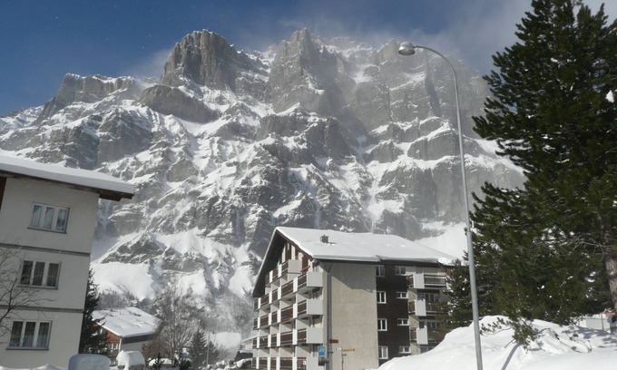Leukerbad Apartamento | Esquí y Spa en la soleada Valais