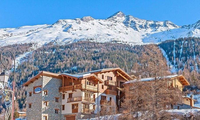 Lanslevillard Condominio | Ski aux pieds | Vues imprenables | Piscine + sauna
