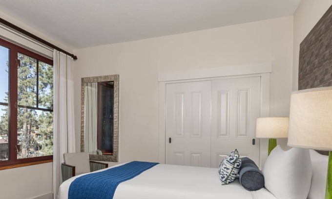 Lakeside Park Villa | Ski away in this charming 1-bdrm villa in S. Lake Tahoe minutes to chairlift!!!