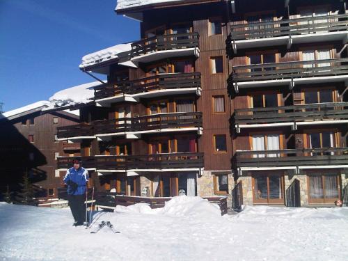 Meribel-Mottaret Apartamento | Ski in and Out 2-Bed Apartment in Meribel