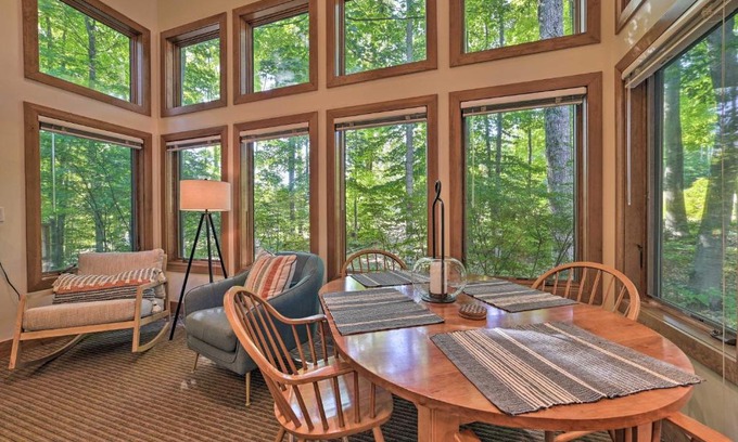 Boyne Falls Apartamento | Ski-In and Ski-Out Boyne Mountain Condo on Boyneland!