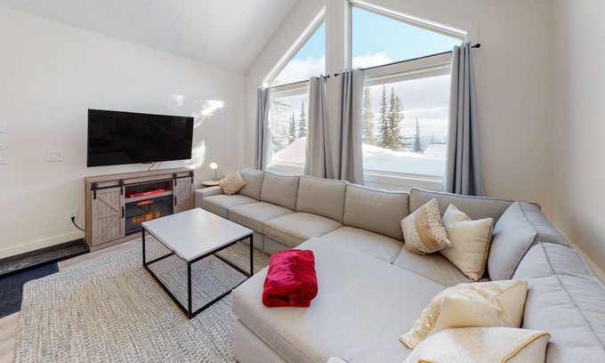 Snow Pine Estates Casa | Ski-in/out condo with mountain view, wifi, fireplace, & private washer/dryer