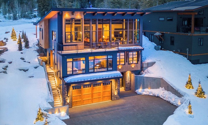 East Kootenay Chalet De Esquí | Mountain Spa Retreat | Sauna + Cold Plunge + Hot Tub | Panoramic mountain vistas