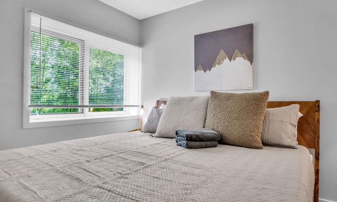 Great Valley Condominio | Ski In/Out Condo, King Bed