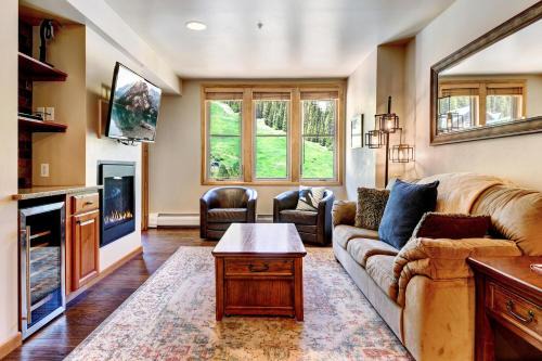 Winter Park Casa | Ski In Out Luxury Condo 2403 I Hot Tub I Gym I Ski Views I Best Price I FREE Adventures Daily