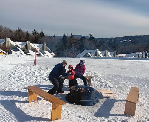 Plymouth Chalet De Esquí | SKI IN OUT w Fireplace at Tenney & 3 more Indy Pass Mts
