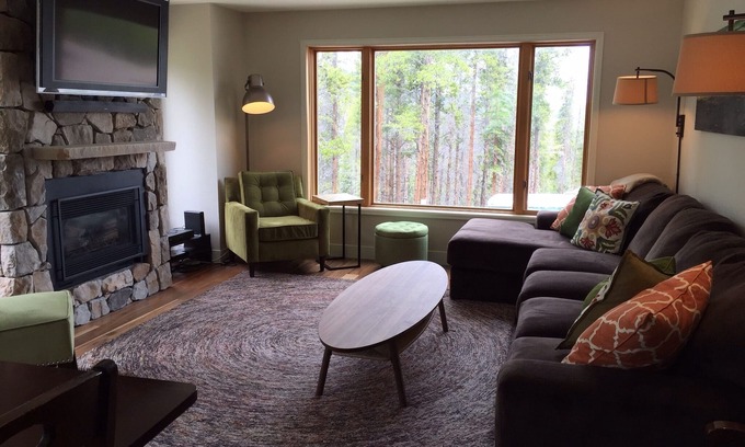 Warrior's Mark West Casa | Ski In / Out, caminata a senderos y ciudad, 4 Bdr Townhome