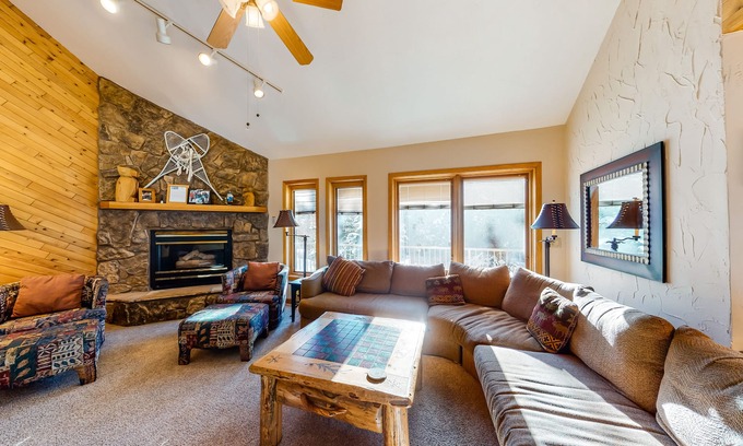 Copper Mountain Village Casa | Ski-In Retreat w/ Ski Views, Private Hot Tub, 2 Fireplaces - Short Walk to Lifts