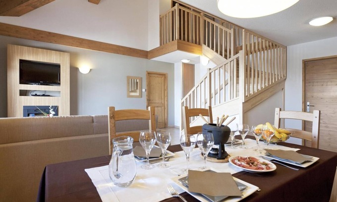 Sainte-Foy-Tarentaise Apartamento | Centro estación, fitness, piscina, terraza, balcón, tv, local para esquís, 28-35m²