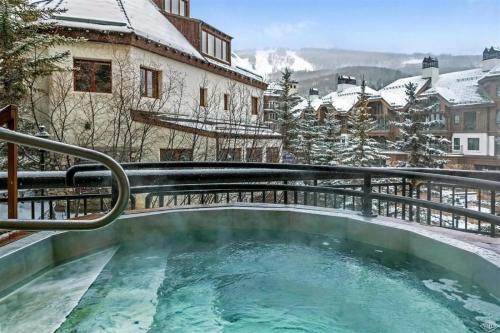 Beaver Creek Apartamento | Ski, In Ski Out 2 Bedroom Vacation Condo With Resort Amenities That Include Exercise Center, Indoor Pool, And Hot Tubs