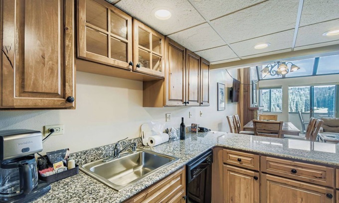 Peak 9 Condominio | Ski In/Ski Out 2BR Condo, Beaver Run, Dog Friendly
