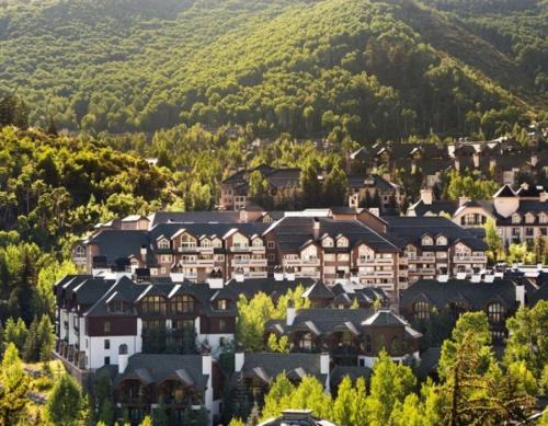 Beaver Creek Apartamento | Ski, In Ski Out 3 Bedroom Vacation Condo With Resort Amenities That Include Exercise Center, Indoor Pool, And Hot Tubs