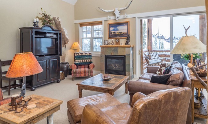 Saddle Ridge Condominio | Ski in/Ski out Big Sky Retreat
