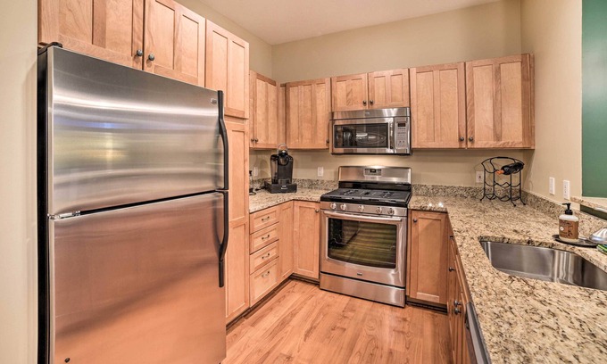 Bellaire Apartamento | Ski-in/ski-out! Cozy Bellaire Resort Retreat!