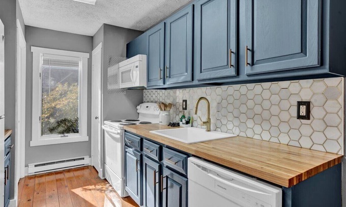 White Haven Casa | Ski-In/Ski-Out & Golf Retreat at Jack Frost: Charming Townhome in Lake Harmony