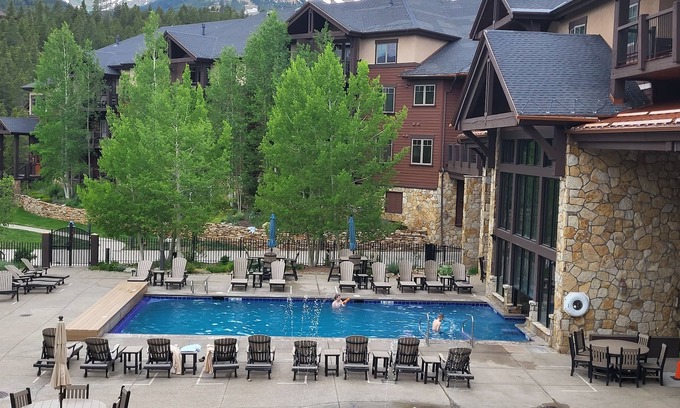 Four O'Clock Complejo | Spring Break 2023 Ski in/Ski out Luxury Condo Sleeps 8