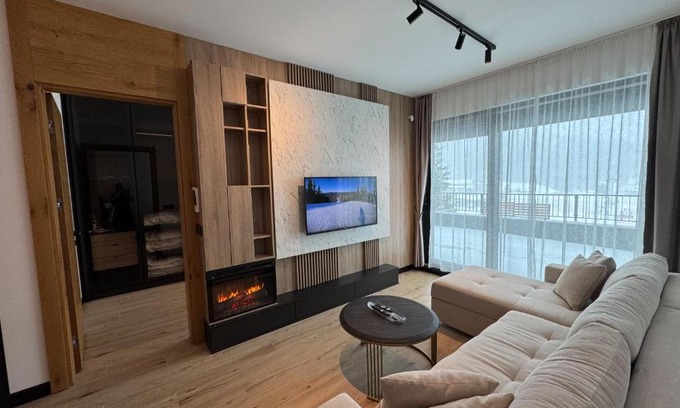 Bjelasnica Apartamento | Ski in & Ski out Luxury Apartment with private garage
