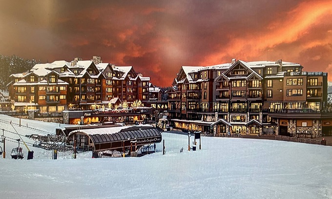 Peak 8 Complejo | SKI in SKI out Peak 8, Sleeps 4 Living Rm, 1BR King + Qu Full Kitchen 1&1/2 bath