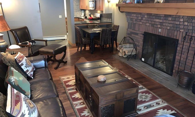 Central Vermont- Killington Condominio | Ski-In/Ski-Out Sunrise Village Condo | 2BR, Fireplace, Pool