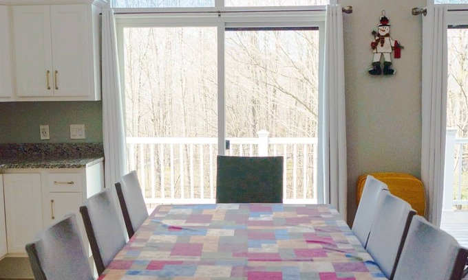 Hensonville Casa | Ski, kayak, relax at the Wolfden