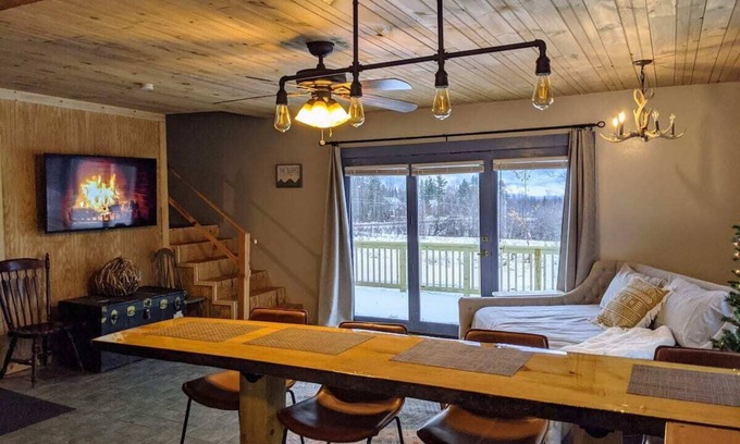 Jefferson Cabaña | The "Ski Patrol" Cottage at Applebrook - Direct Mountain Views!