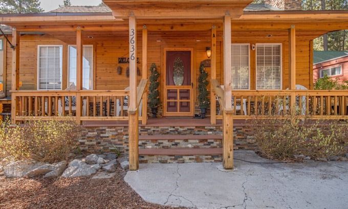 South Lake Tahoe Cabina | Ski Run Retreat: Cozy Tahoe Cabin