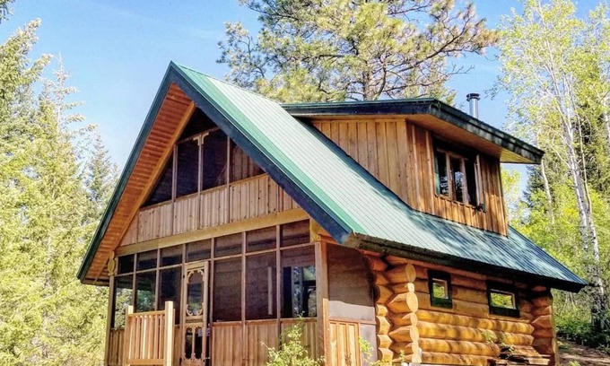 Mara Cabaña | Wild Rose Cabin ~ Glamping en las colinas de alerce! ¡10 min de pistas de esquí XC!