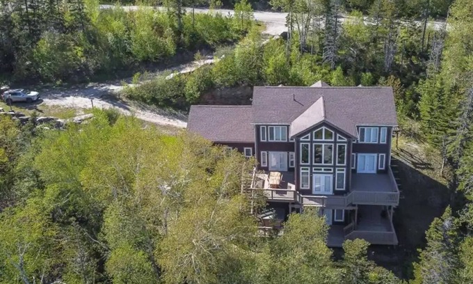 Humber Valley Chalet De Esquí | Ski/Snowboard, Snowmobile, Fishing, Hunting, Hot Tub, Chalet