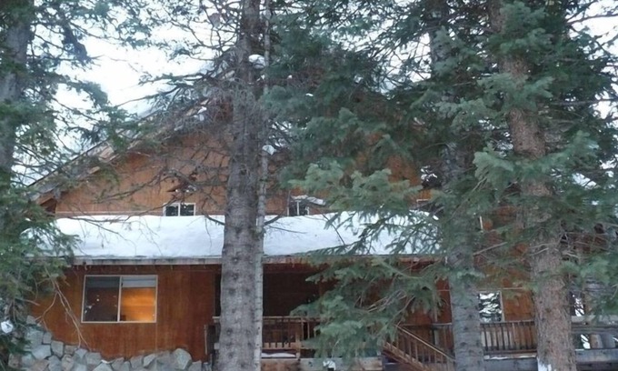 Salt Lake Mountain Resorts Cabina | A pie de la cabina de Brighton Ski Resort