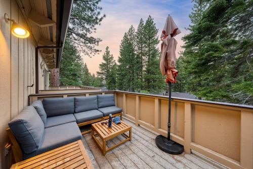 Incline Village Casa | Ski Way by AvantStay Cozy Tahoe Home w Fireplace Balcony