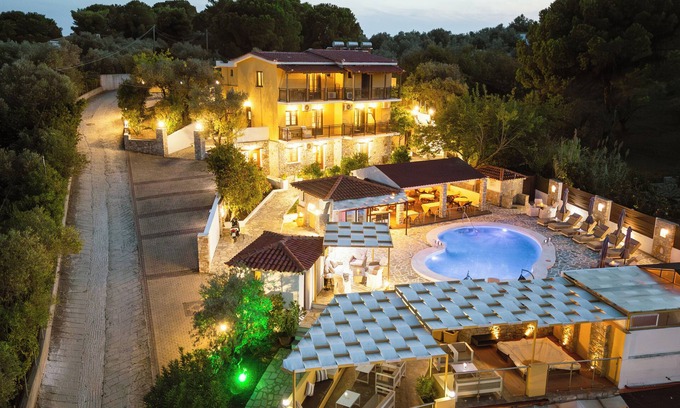 Troulos Casa | Skiathos Island Suites