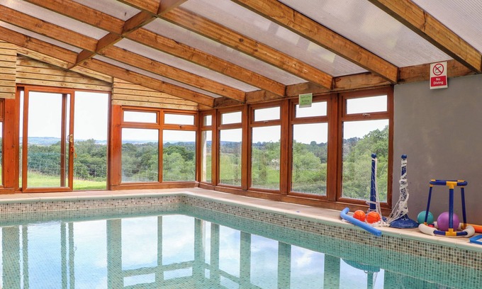 Callington Cabaña | SKIBER LONG, family friendly, character holiday cottage in Launceston