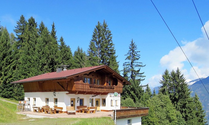 Emberg Apartamento | Skistadl by Interhome