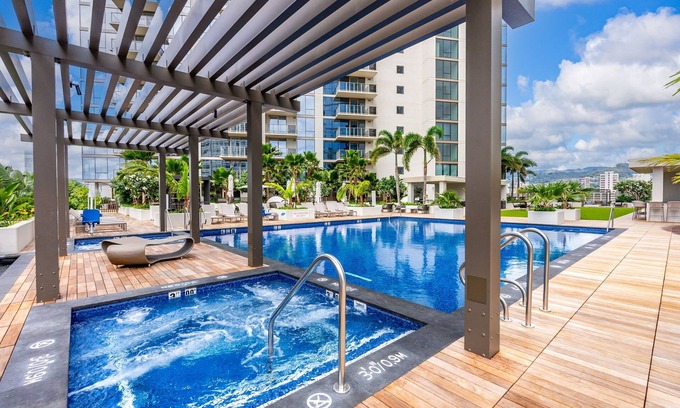 Ala Moana Condominio | Sky Ala Moana 3305: 1 BR, 1 BA Condominium in Honolulu, Sleeps 2