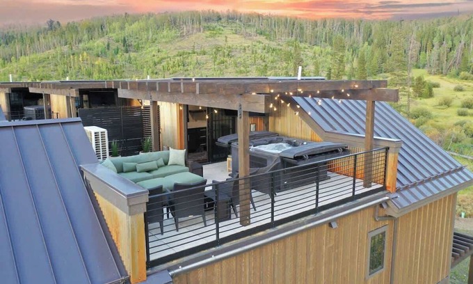Winter Park Chalet De Esquí | Elegant ski chalet w/ rooftop deck & fire pit